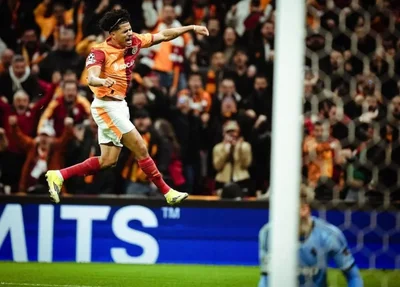 Meio-campista do Galatasaray, Gabriel Sara