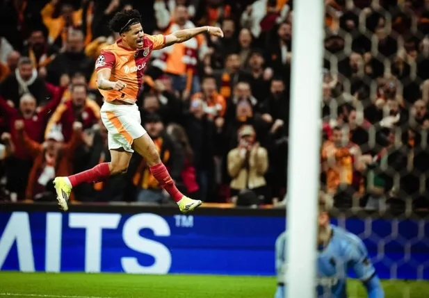 Meio-campista do Galatasaray, Gabriel Sara