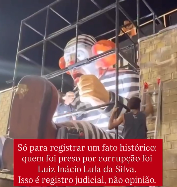 Michelle critica desfile que retratou Bolsonaro como "Bozo" preso