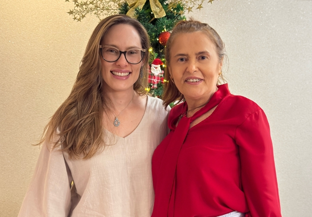 Minha mãe Nivandia Furtado convive com a fibromialgia, e foi observando sua dor, sua força e as invalidações silenciosas que entendi que acreditar é parte do tratamento