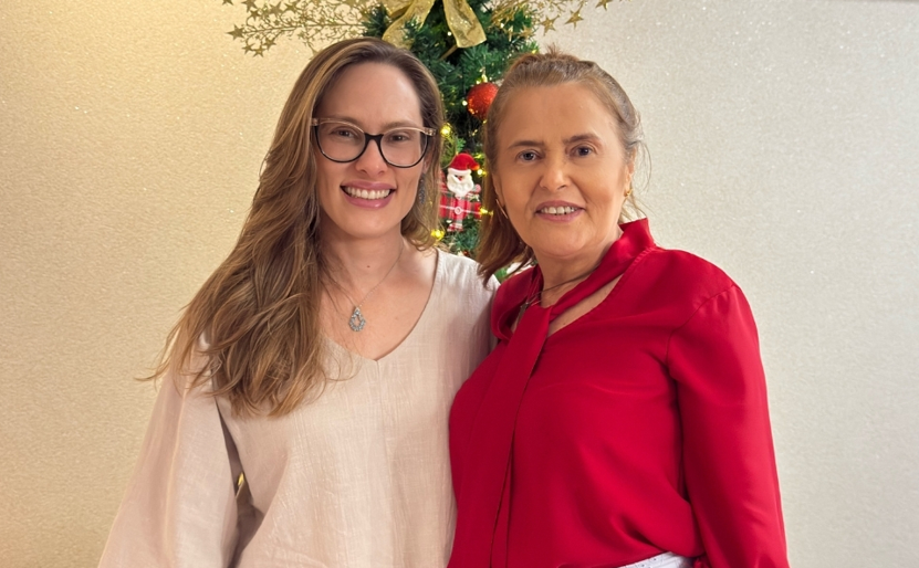 Minha mãe Nivandia Furtado convive com a fibromialgia, e foi observando sua dor, sua força e as invalidações silenciosas que entendi que acreditar é parte do tratamento