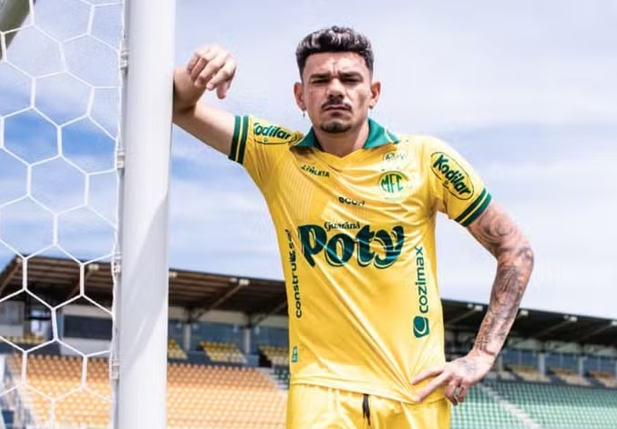 Mirassol anuncia Tiquinho Soares
