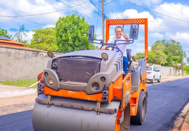 Obra de asfaltamento em José de Freitas