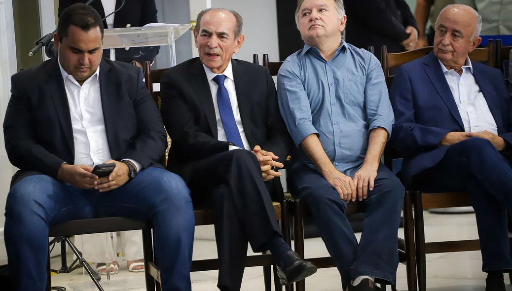 Parlamentares da base aliada do governador