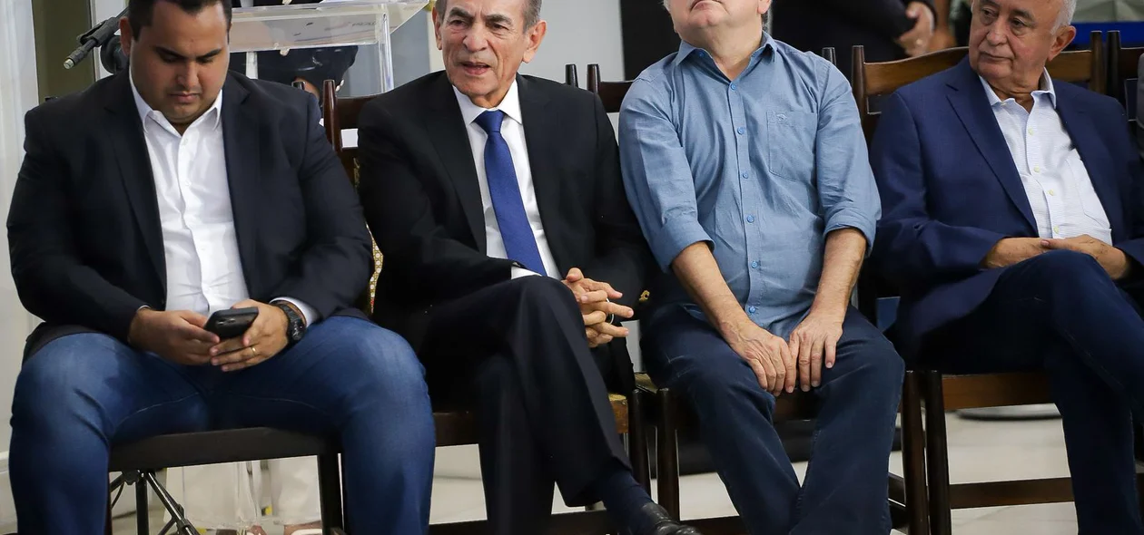 Parlamentares da base aliada do governador