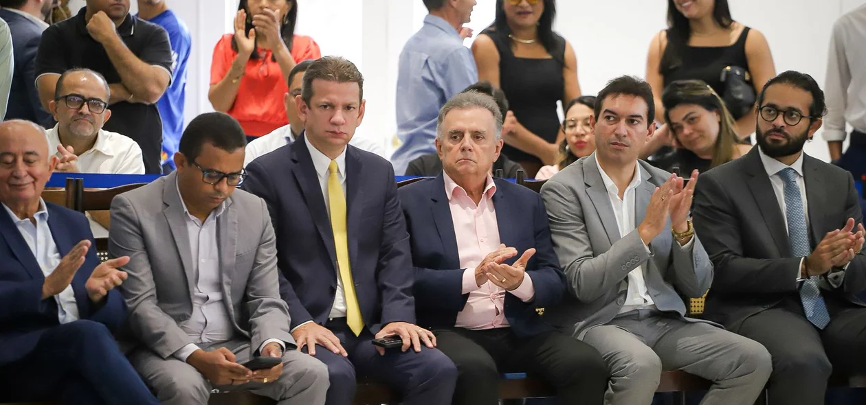 Parlamentares presente na solenidade