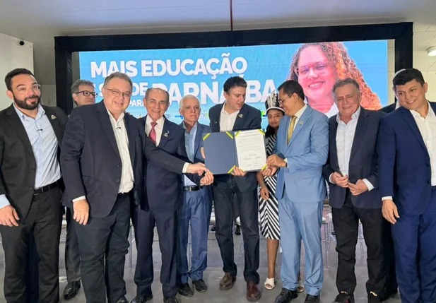 Parnaíba vive marco histórico com lançamento da pedra fundamental do Hospital Universitário