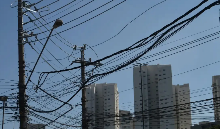 Polícia do RJ mira esquema multimilionário de furto de cabos