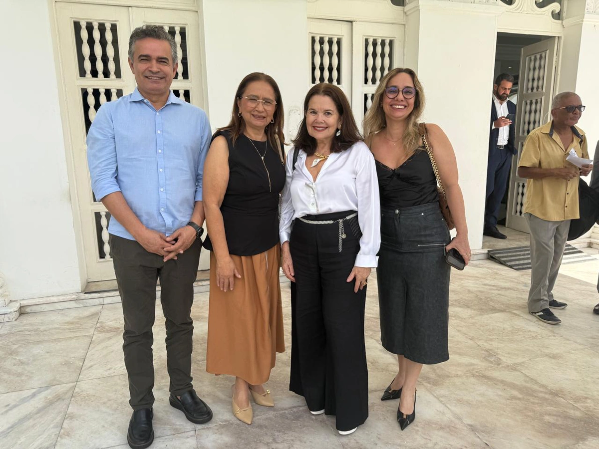 Prefeita de Pimenteiras, Lúcia Lacerda, em evento no Palácio de Karnak