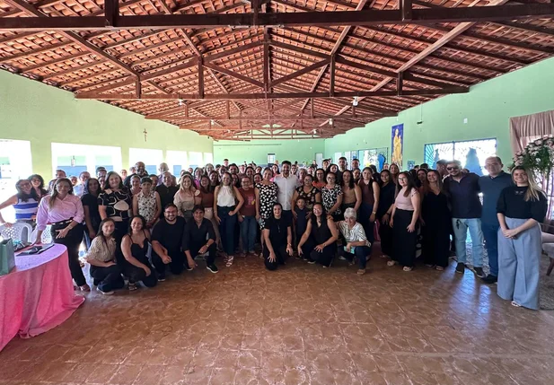 Prefeito de São João da Fronteira concede reajuste aos professores