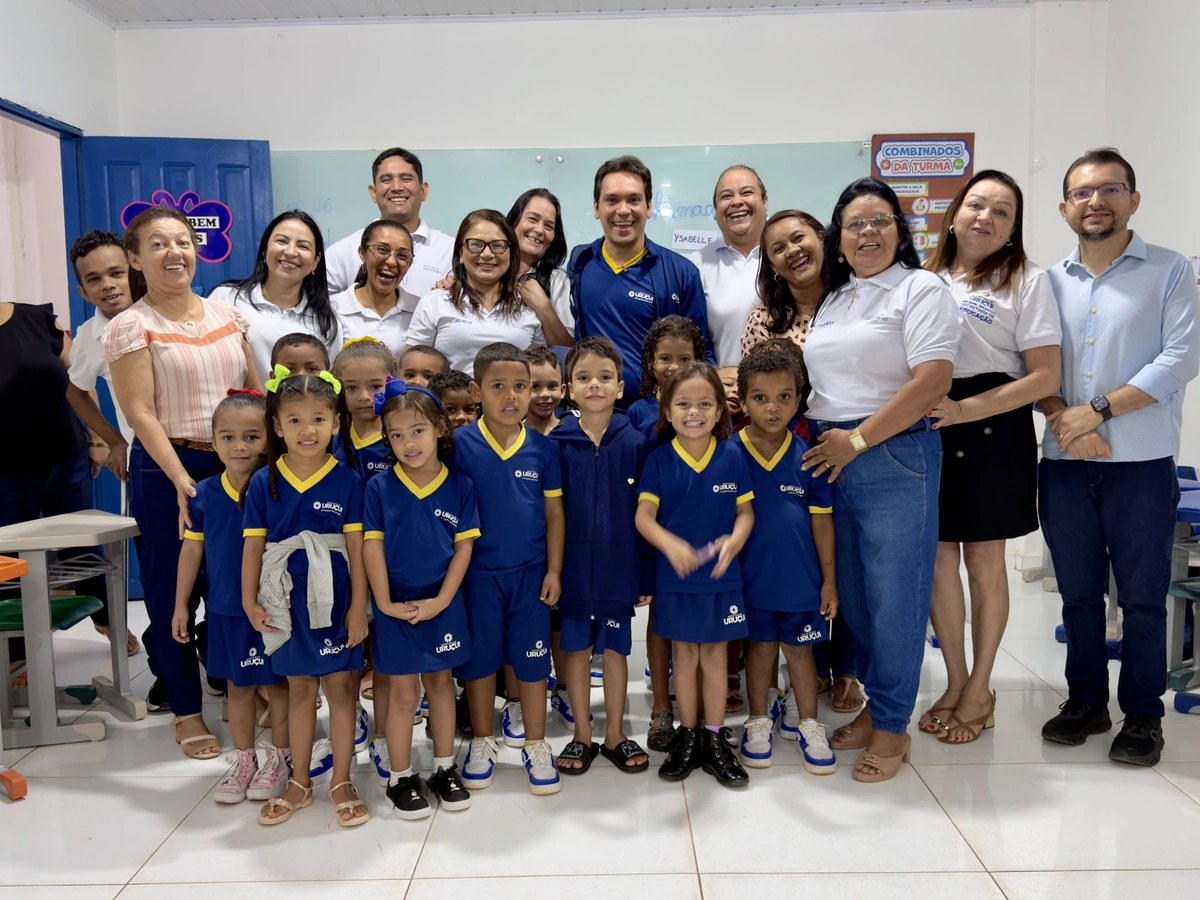 Prefeito Dr. Gilberto Júnior acompanha entrega de novos fardamentos e início das aulas em Uruçuí