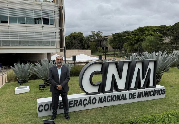 Prefeito Erivaldo Lopes cumpre agenda em Brasília e busca melhorias para Santo Antônio de Lisboa
