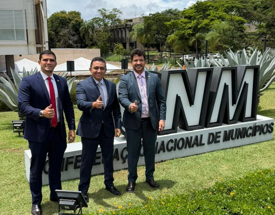 Prefeito Luciano cumpre agenda estratégica em Brasília e garante recursos para Hugo Napoleão