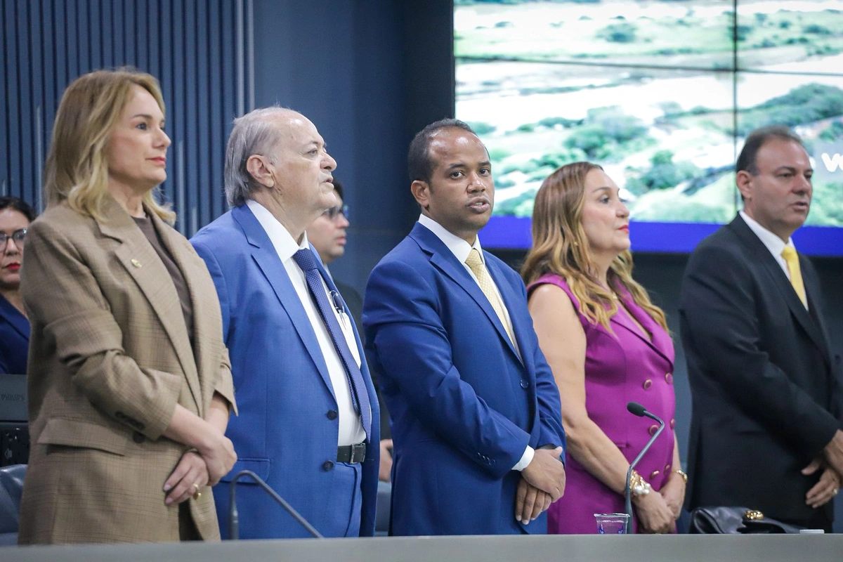 Prefeito Sílvio Mendes e vereadores