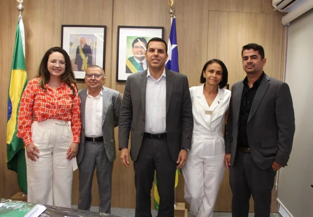 Prefeitura de Francinópolis fecha parcerias na Educação