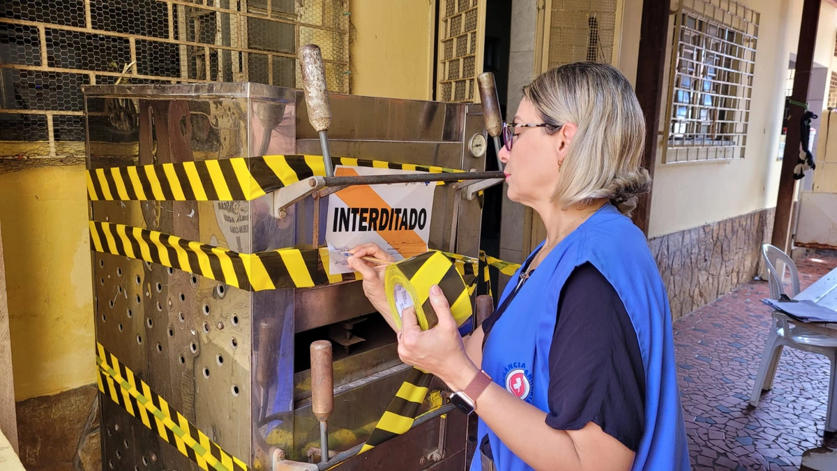 Produção clandestina de fitoterápicos interditada