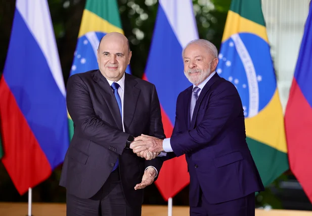 Presidente Lula com o primeiro-ministro da Rússia, Mikhail Mishustin