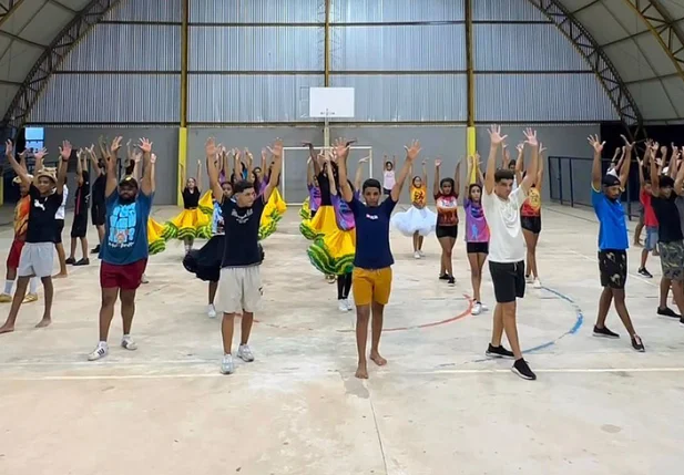 Secretaria de Cultura inicia ensaios da quadrilha Explosão Junina para festividades de junho em Uruçuí