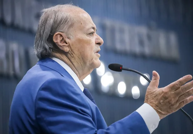 Sílvio Mendes na tribuna da Câmara Municipal