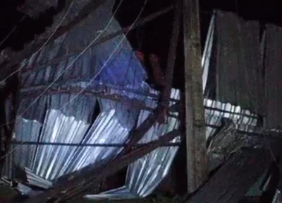 Teto da igreja foi parar em uma residência