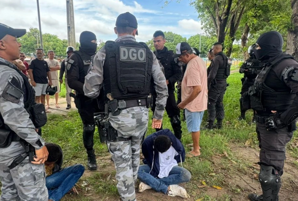Troca de tiros termina com dois bandidos presos no bairro Dirceu