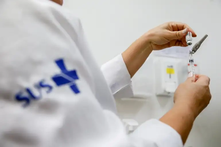 Vacina contra a dengue