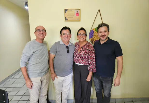 A comitiva foi recebida pela secretária municipal de Educação de Carpina, Rosejara Ramos