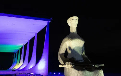 A estátua "A Justiça" do STF