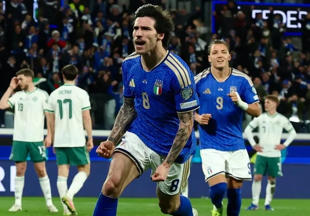 A Itália bateu a Irlanda do Norte por 2 a 0 e garantiu a classificação para o confronto final na repescagem europeia