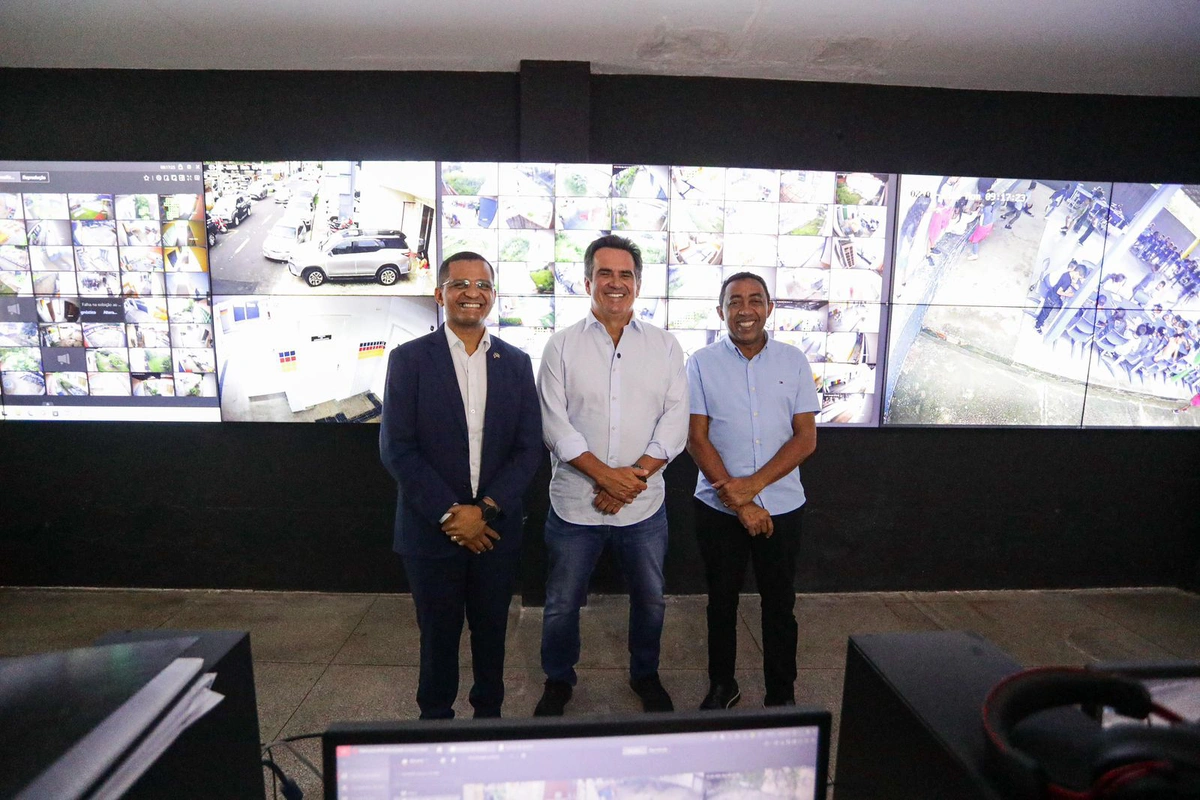 Ao lado de Ismael Silva, Ciro Nogueira conhece central de monitoramento