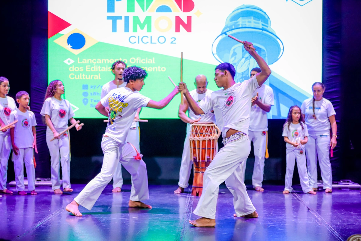 Apresentações culturais do Centro Educacional de Capoeira Gingando