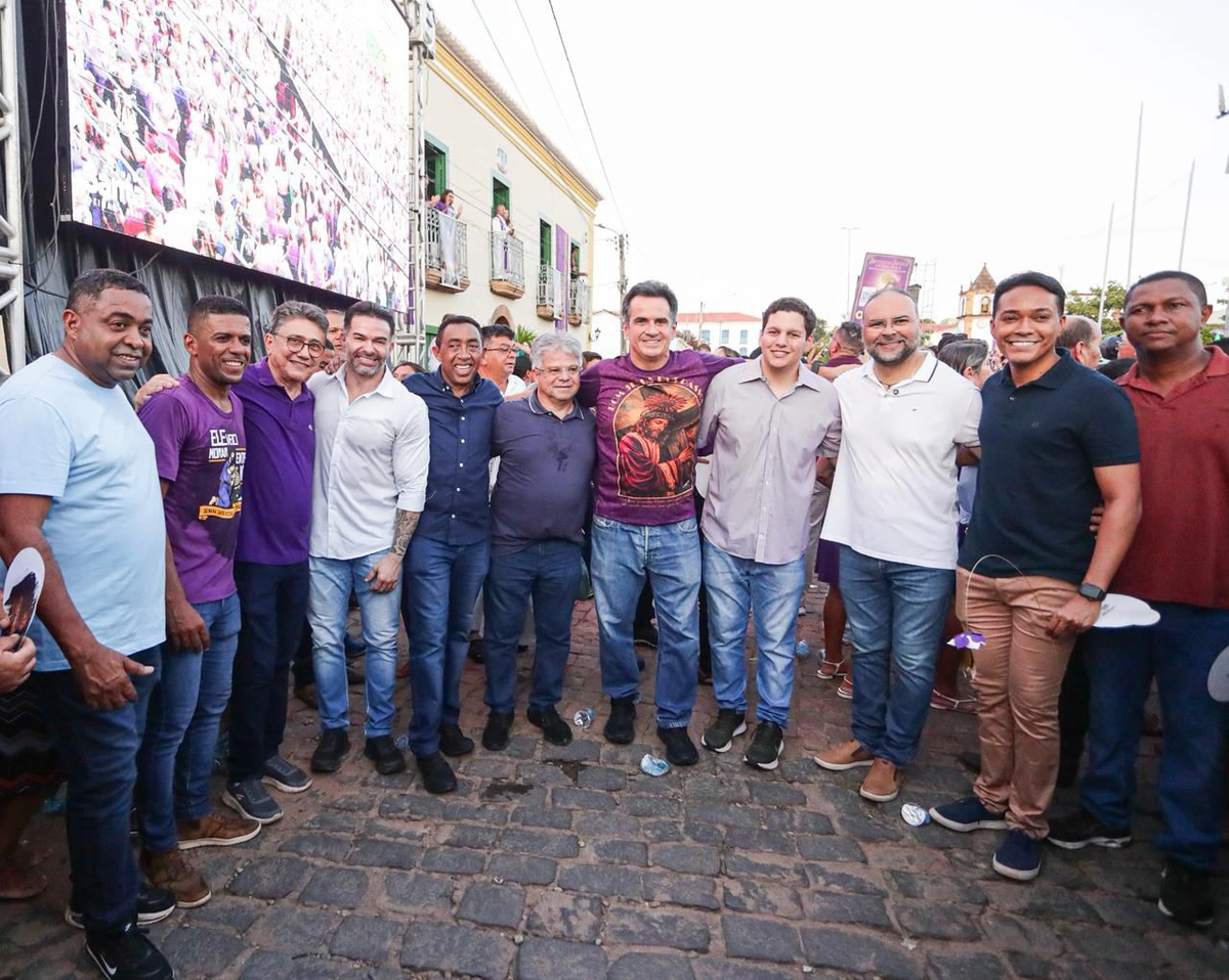 Autoridades participaram do evento religioso