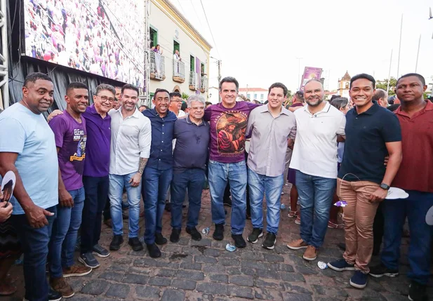Autoridades participaram do evento religioso