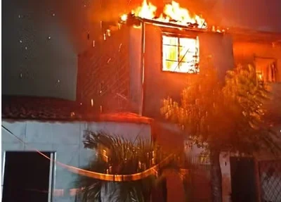 Casa pegando fogo