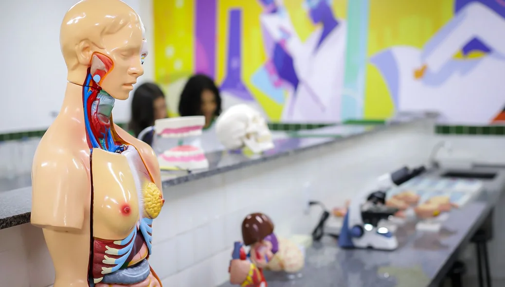 CETI Professora Helena Carvalho recebeu novo laboratório