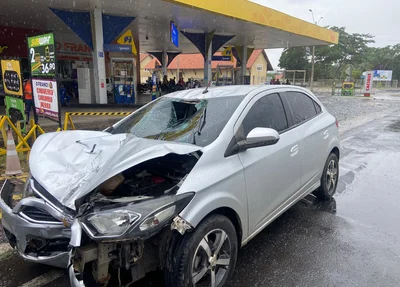Chevrolet Ônix envolvido no acidente