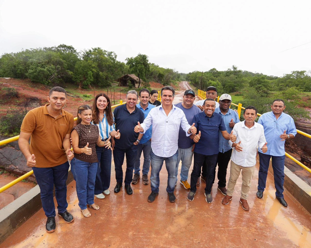 Ciro Nogueira em inauguração de ponte