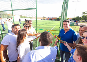 Ciro Nogueira inaugura campo e destina mais de R$ 2,8 milhões para São José do Peixe