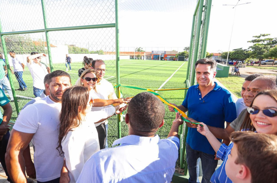 Ciro Nogueira inaugura campo e destina mais de R$ 2,8 milhões para São José do Peixe