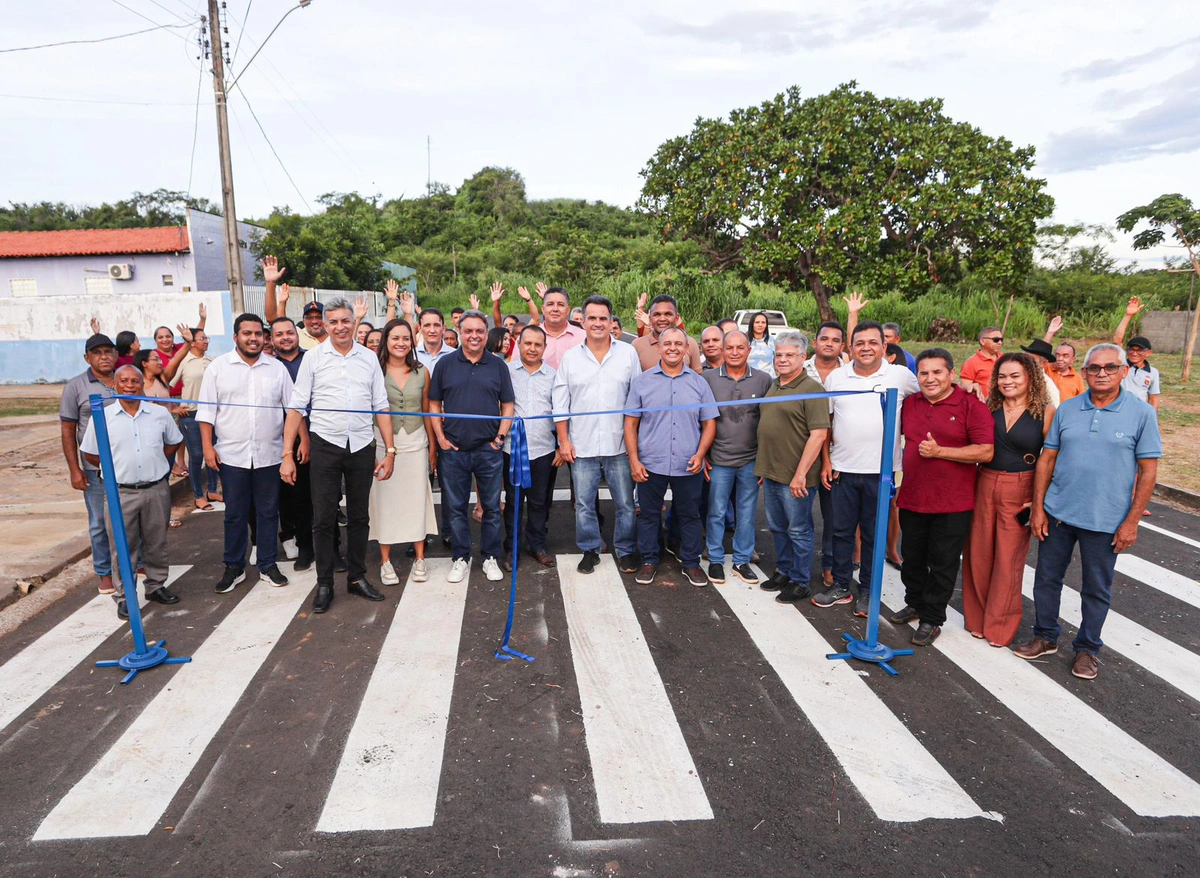 Ciro Nogueira inaugura obras