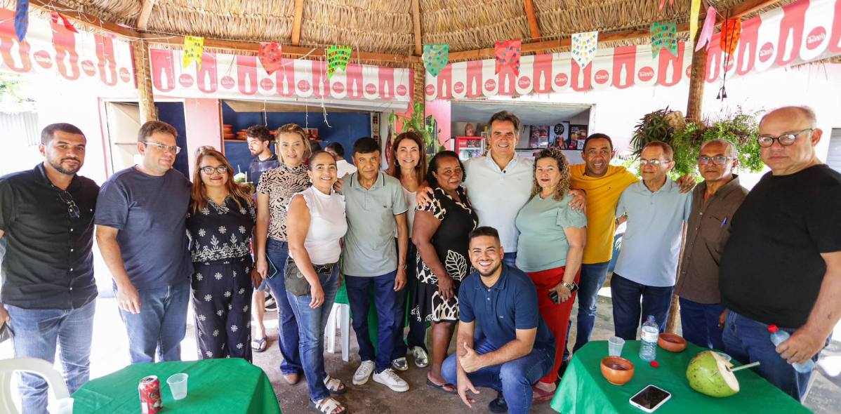 Ciro Nogueira participa de um almoço na residência da suplente de vereadora Lucinha Lima