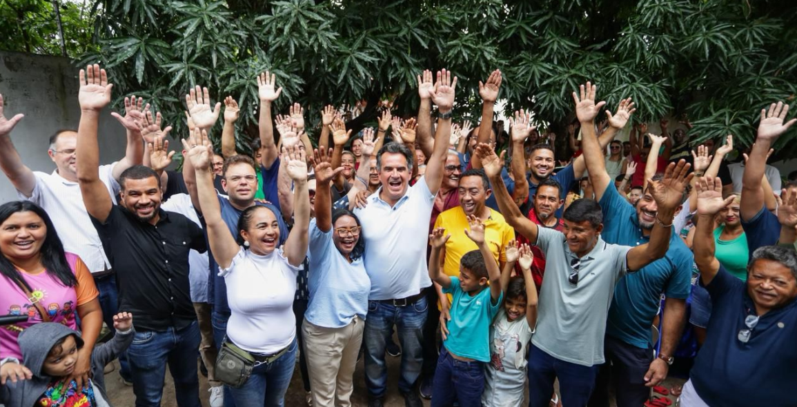 Ciro Nogueira percorre bairros de Teresina