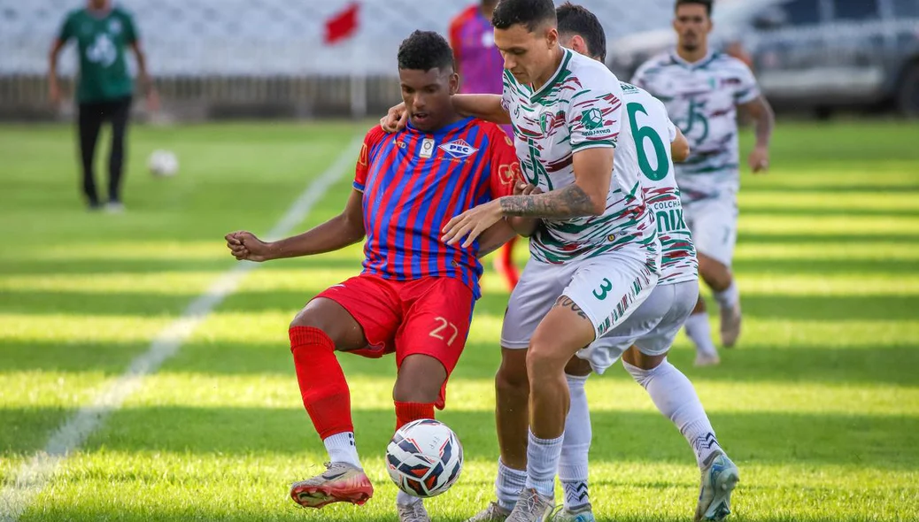 Confronto entre Fluminense-PI e Piauí