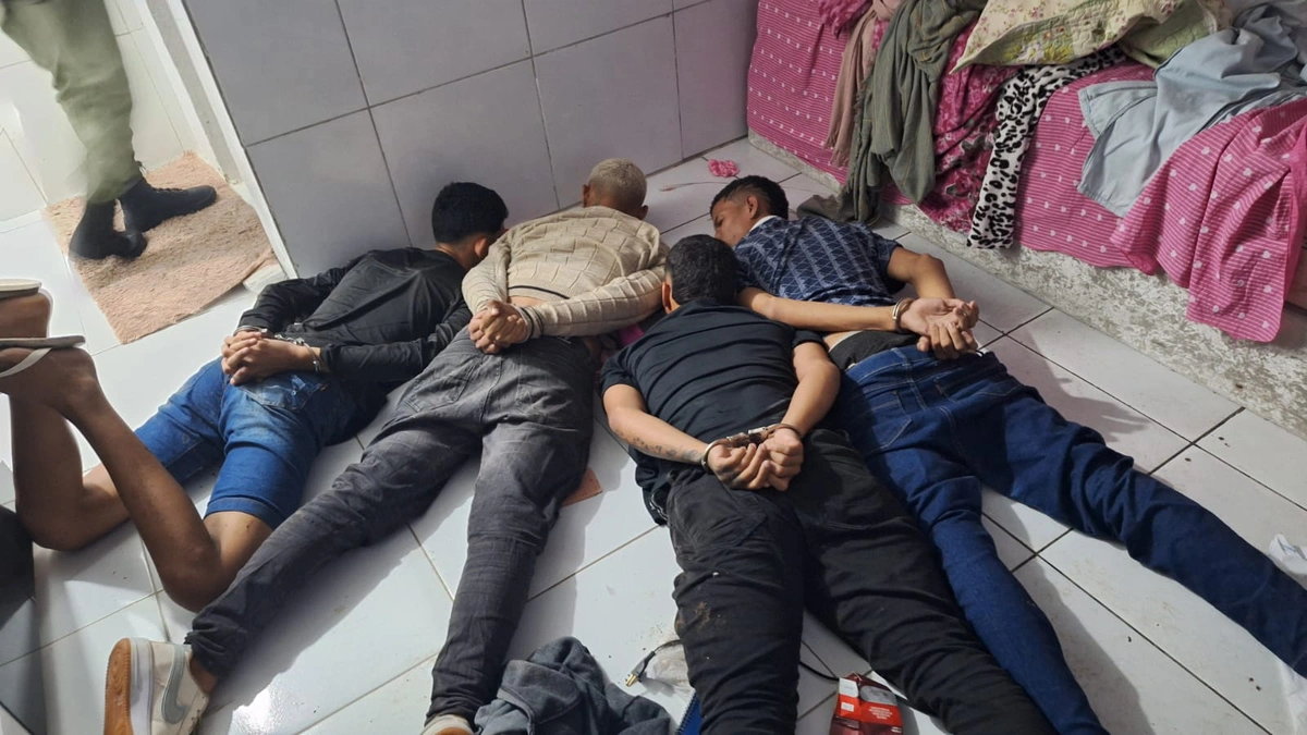 Criminosos que assaltaram motorista de aplicativo