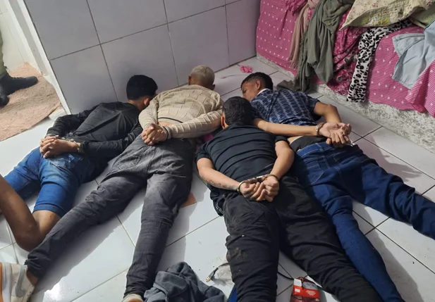 Criminosos que assaltaram motorista de aplicativo