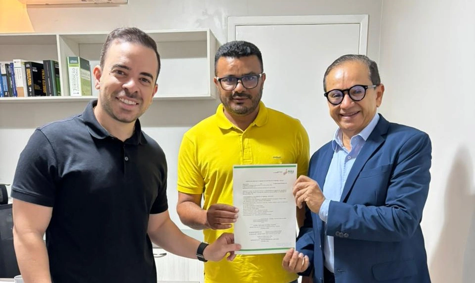 Deputado Dr. Hélio viabiliza reforma da Praça Santo Antônio em Flores do Piauí