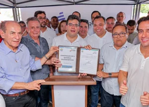 Deputado Evaldo Gomes cumpre agenda em Palmeirais ao lado de lideranças políticas do Piauí