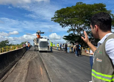 DER-PI faz serviço de manutenção e recuperação de ponte em Teresina