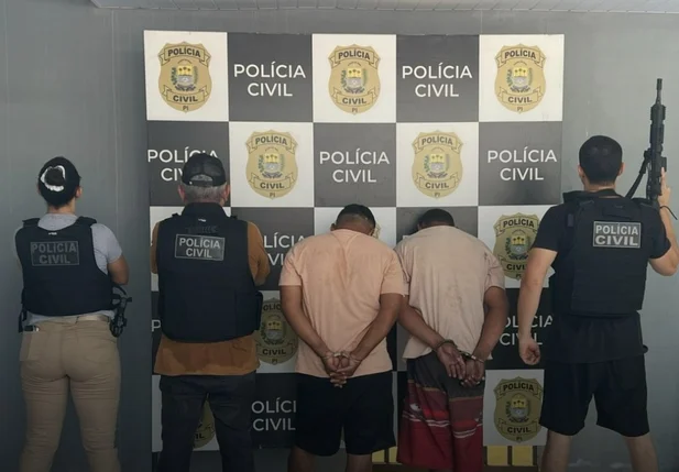 Dois homens foram presos em operação que desmontou ponto de venda de drogas ligado ao Bonde dos 40