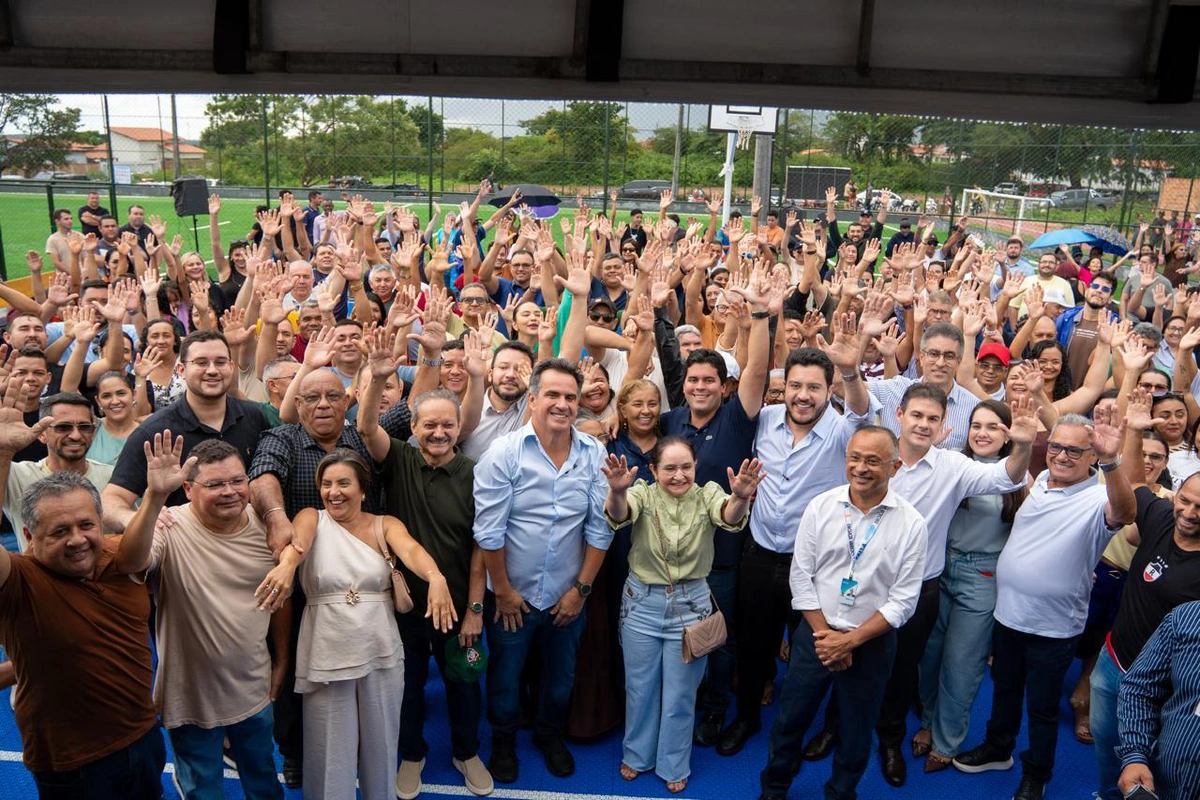 Entrega de complexo esportivo em Pedro II